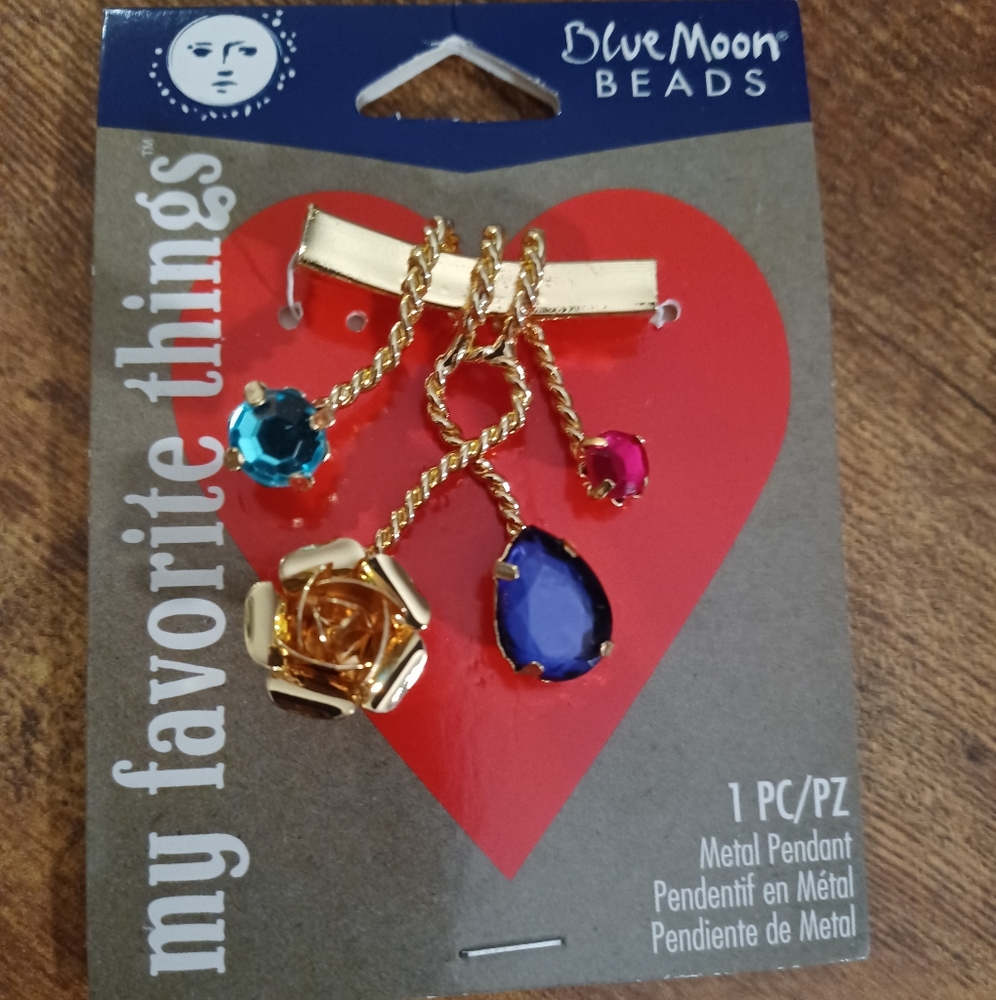Blue moon beads Crystal and rose metal pendant